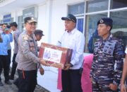 Kapolres Sumbawa Barat Tinjau Pos Pelayanan Terpadu Operasi Lilin Rinjani 2024 di Pelabuhan Penyeberangan Laut Poto Tano