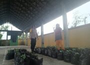 Bhabinkamtibmas Polsek Gerung Aktif Dukung Ketahanan Pangan di Lombok Barat