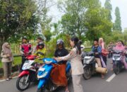 Sinergi Polri dan Masyarakat, Polres Lombok Barat Bagikan Takjil