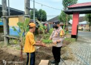 Bhabinkamtibmas Desa Gerunung Terus Galakkan Pekarangan Bergizi di Desa Binaan