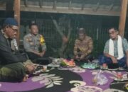 Ciptakan Situasi Kamtibmas yang kondusif di bulan Ramadhan Bhabinkamtibmas Desa Tatar lakukan sambang Desa malam hari