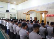 Polres Sumbawa & Polsek Jajaran Gelar Sholat Ghaib, Doakan Tiga Anggota Polri Yang Gugur di Way Kanan