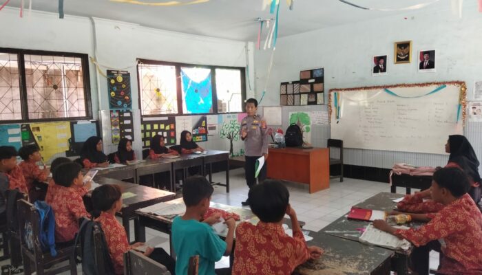 Pendidikan Anti-Narkoba Sejak Dini: Polsek Labuapi Datangi SDN Karang Bongkot