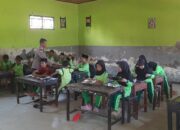 Kapolsek Lembar Pastikan Penyaluran MBG Berjalan Aman dan Lancar