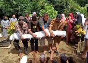 Anggota Polsek Buluspesantren Ikut Menggali Makam demi Bantu Sahabatnya
