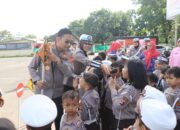Tumbuhkan Kecintaan Anak Pada Polisi, Kapolres Loteng Kenalkan Tugas Polisi Sejak Dini.