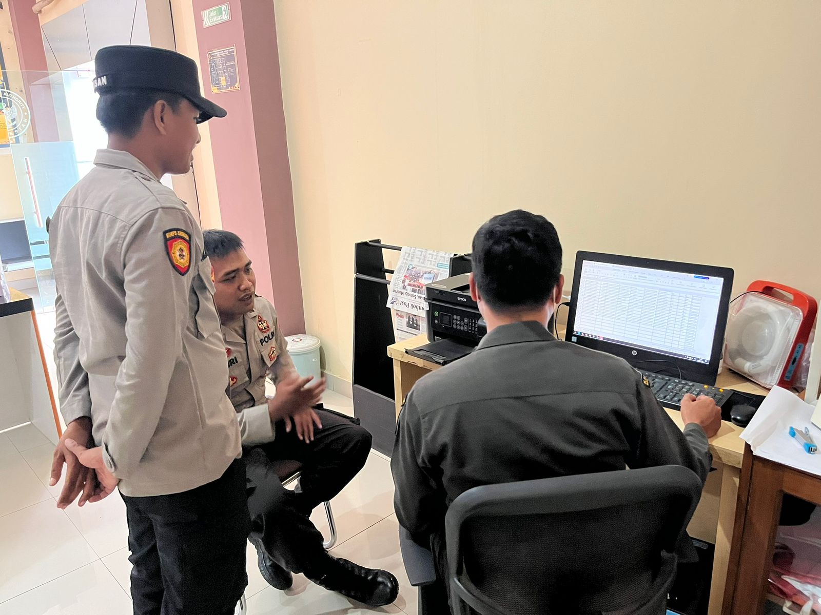 Cegah Premanisme, Polsek Lembar Perkuat Patroli di Pelabuhan