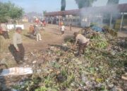 Polsek Tanjung Bersama Masyarakat Gelar Aksi Bersih Pasar dalam Rangka Bulan Bakti Gotong Royong