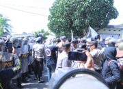Polres Sumbawa Barat Kawal Ketat Aksi Unjuk Rasa KP4S, Pastikan Situasi Aman dan Kondusif