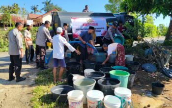 Polres Lombok Barat Salurkan 5.000 Liter Air Bersih, Wujud Kepedulian di Hari Bhayangkara Ke-79