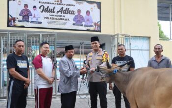 Polres Sumbawa Melaksanakan Kegiatan Pemotongan Hewan Kurban Dalam Perayaan Hari Raya Idul Adha 1446H