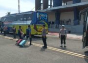 Polsek KP3 Polres Bima, Pastikan Kedatangan Jamaah Haji Kloter 8 Asal Kobi Berjalan Dengan Aman dan Lancar