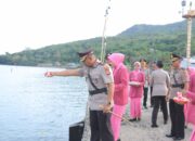 Peringati Hari Bhayangkara ke-79, Kapolres Sumbawa Barat Pimpin Upacara Tabur Bunga di Laut
