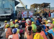 Aksi Sosial Polres Lobar Sentuh Pekerja Pelabuhan Lembar