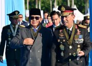 Kapolri dan Presiden Kenakan Tanda Kehormatan Bintang Bhayangkara Utama Saat Pimpin Upacara HUT Bhayangkara ke-79