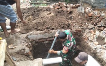 Babinsa dan Warga Gotong Royong Wujudkan Lingkungan Bersih
