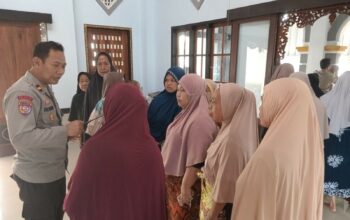 Polres Lombok Barat Edukasi Ibu-Ibu Labuapi Barat Cegah Narkoba dan Kenakalan Remaja