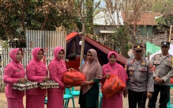 Kapolsek Hu’u bersama Bhayangkari Ranting Hu’u Salurkan Bantuan untuk Korban Kebakaran di Cempi Jaya