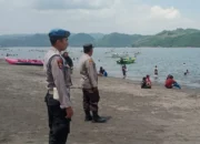 Polisi Jaga Pantai Cemare, Wisatawan Kini Lebih Tenang