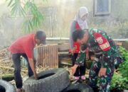 Babinsa dan Warga Dasan Agung Gencarkan PSN Cegah DBD