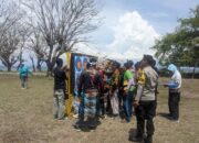 Polsek Poto Tano Amankan dan Dukung Latihan Panah Tradisional di Pantai Spakek