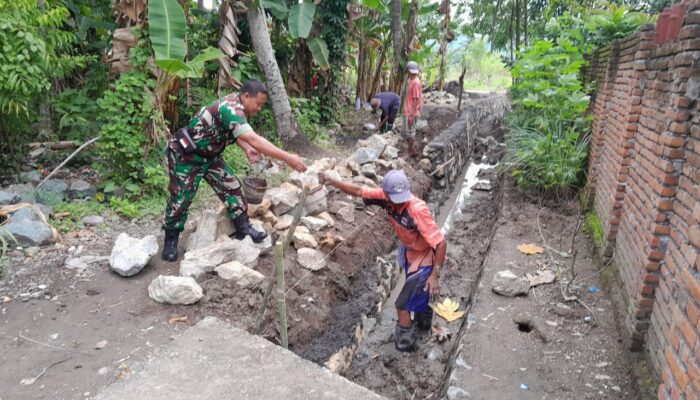 Sinergi Babinsa dan Desa Perkuat Irigasi Pertanian