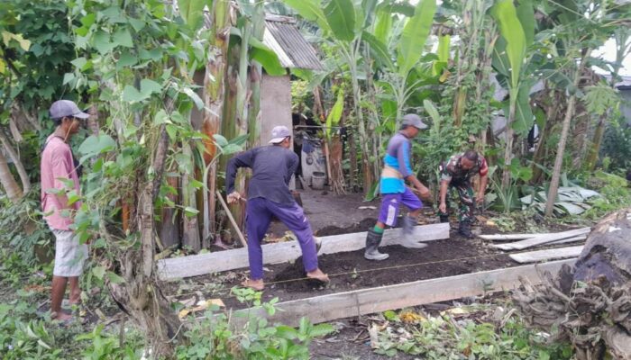 Sinergi Babinsa dan Desa Lembar Perbaiki Gang Kebon Bongor
