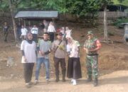 Partisipasi Aktif Menjaga Kelestarian Hutan, Bhabinkamtibmas Polsek Woha Hadiri Penanaman Pohon