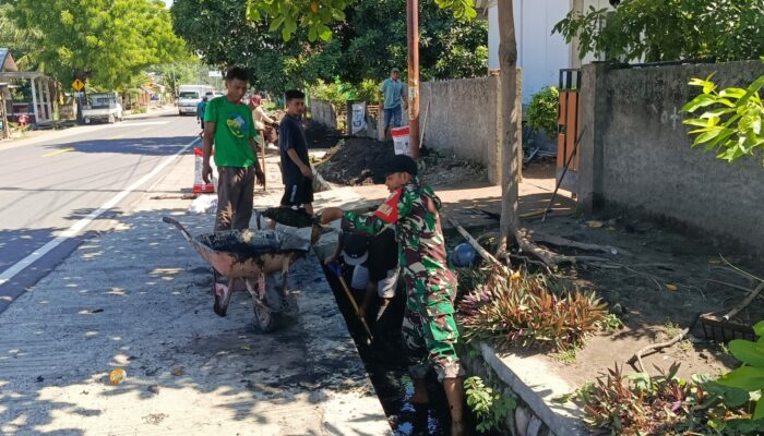 Semangat Kebersamaan Babinsa dan Warga Dusun Sembaro