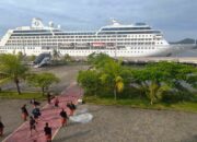 MS Regatta Sandar di Gili Mas, Ratusan Turis Asing Eksplor Lombok