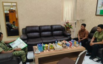 Dua Tunawicara Keliling Indonesia Diterima Dandim Mataram