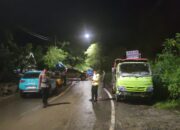 ‎Polres Loteng Datangi TKP Tiang Listrik Tumbang Akibat Cuaca Buruk di Kuta Akibat ‎