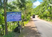 Jalan Amblas di Buwun Mas, Satlantas Polres Lobar Pasang Spanduk Imbauan