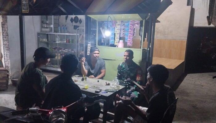 Babinsa Rangkul Pemuda Jerneng Jaga Ketertiban Malam