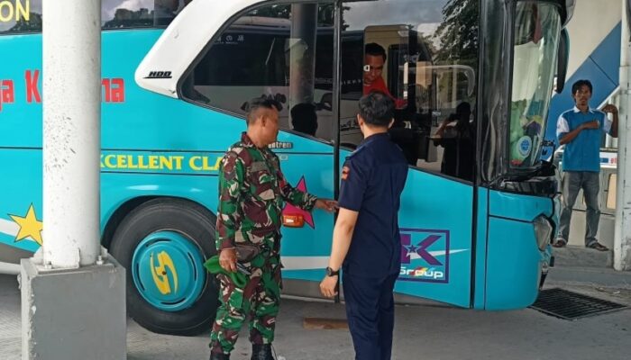 Babinsa Bertais Cek Situasi Arus Mudik H-8 Lebaran