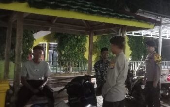 Polsek Wawo Polres Bima Kota Laksanakan Patroli Menjelang Sahur, Imbau Pemuda Tidak Buat Kegaduhan