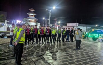 *Apel Siaga Pengamanan Malam Takbiran, Polres Sumbawa Barat Pastikan Kamtibmas Tetap Kondusif*