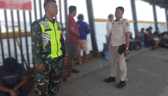 Sinergi TNI dan Satpol PP Amankan Arus Libur Lebaran