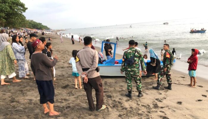 Aparat Bersatu Amankan Wisata Pantai Montong Buwuh