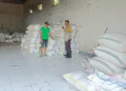 Upaya Polsek Gerung Jaga Stabilitas Distribusi Jagung Lokal