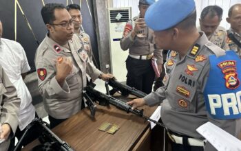 Tegakkan Disiplin Personel, Senpi Inventaris SPKT Polres Sumbawa Jalani Pemeriksaan Berkala