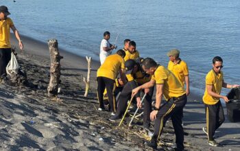 Pantai Cantik di Kota Mataram Jadi Sasaran Kegiatan Bersih Pantai