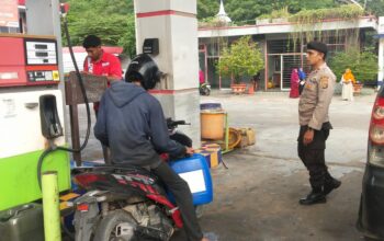 Polsek Rasanae Barat Patroli Tiga SPBU, Pastikan Situasi Kondusif Pasca Kenaikan Harga BBM