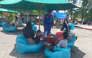 Satpolairud Polres Lombok Barat Amankan Pantai Cemara