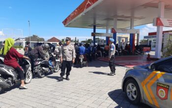 Cegah Antrean Panjang, Polsek Labuapi Intensifkan Patroli di Sejumlah SPBU Guna Pastikan Stok BBM Aman