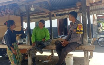 Bhabinkamtibmas Desa Obel-obel Intensifkan Sambang Warga, Perkuat Kamtibmas di Sambelia