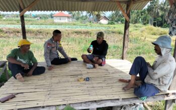 Bhabinkamtibmas Desa Bagik Papan Laksanakan Silaturahmi Dan Himbauan Dukung Program Ketahanan Pangan