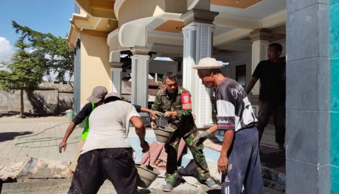 Babinsa Gerung Bangun Kebersamaan Lewat Pembangunan Masjid