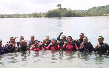 Bhayangkari NTB Gelar Penanaman Terumbu Karang di Hari Bumi