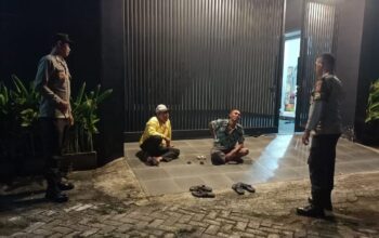 Cegah Kriminalitas di Jam Rawan, Polisi Masuk ke Pemukiman Padat Penduduk di Batulayar Malam Hari